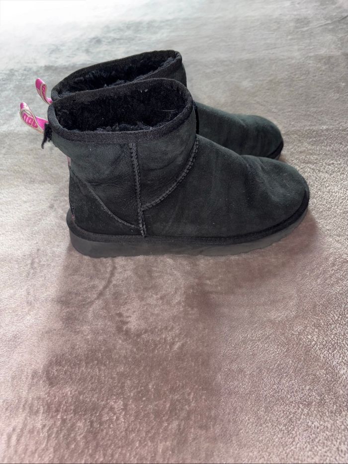 Bottines UGG noir taille 36 en bon état - photo numéro 4
