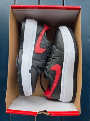 Jordan 1 elevate low femme taille 38 neuves
