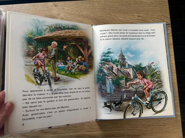 Livre Vintage Martine fait de la bicyclette pour Enfants - photo numéro 5