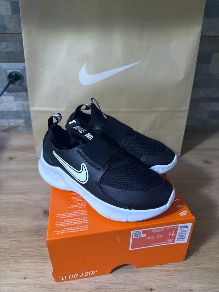 Baskets Nike Flex Runner 3 Eur 33