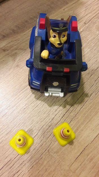 Jayce Pat Patrouille dans son véhicule