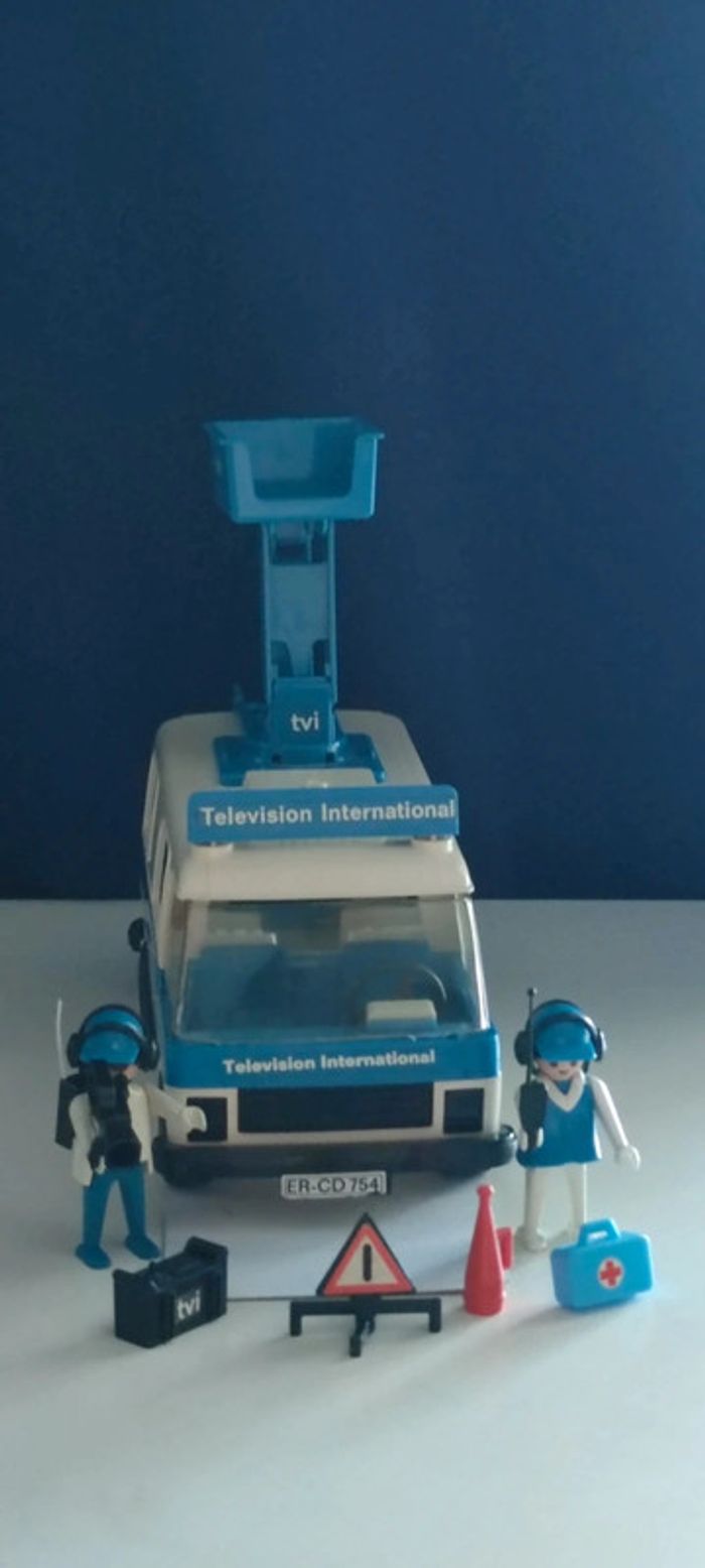 Playmobil Klicky N 3530 Camion TV + Journalistes + camera - photo numéro 7