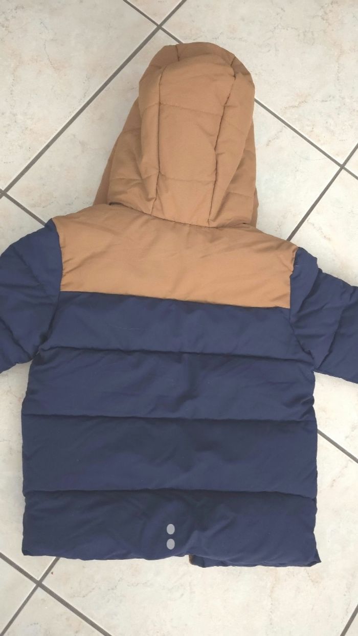 NEUVE  (non portée)👌🤩😍🥰👌 superbe  doudoune Très chaude 4 ans garçon 😍💔🤩 - photo numéro 2