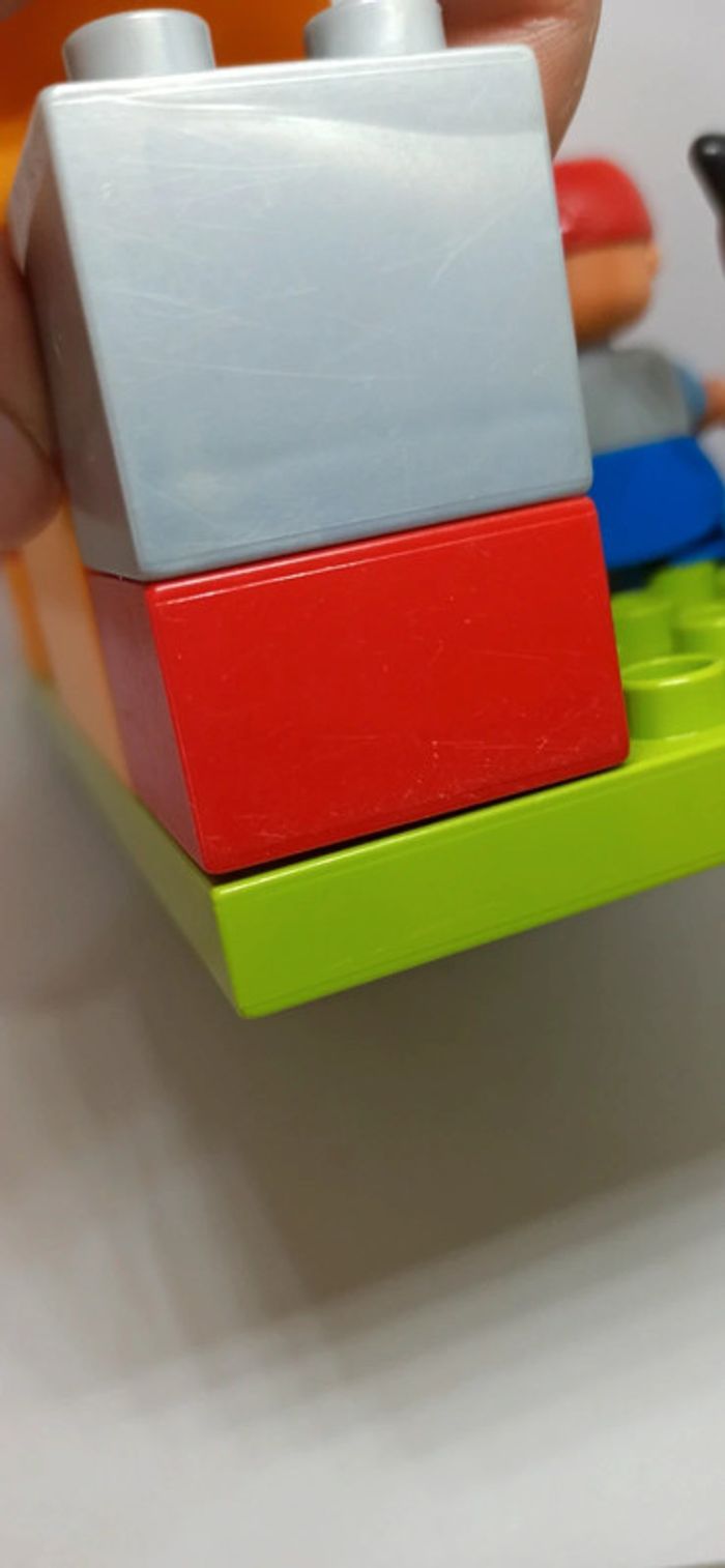 Décor lego duplo avec personnages et chat - photo numéro 9