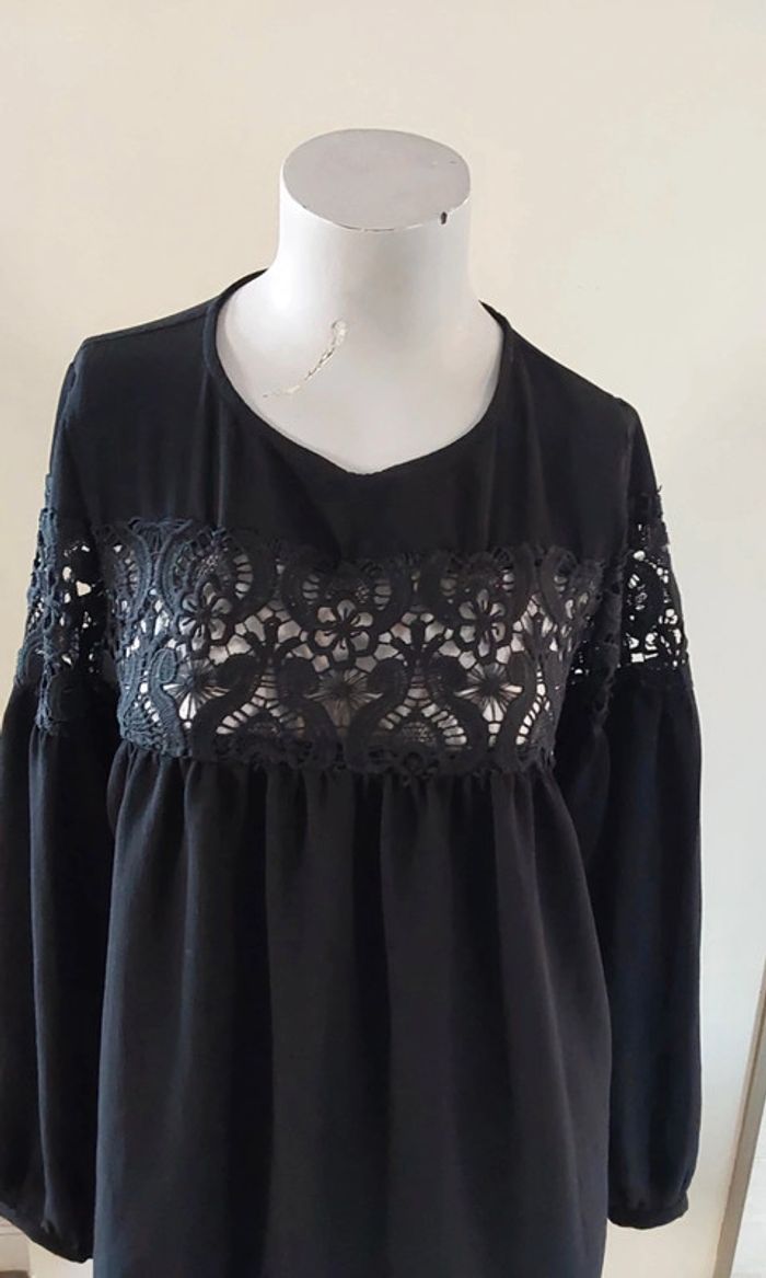Haut fluide chic noir avec dentelle T 38 - photo numéro 3