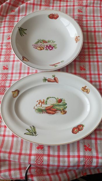 2 plats en porcelaine St Amand  et FG Val D'or vintage