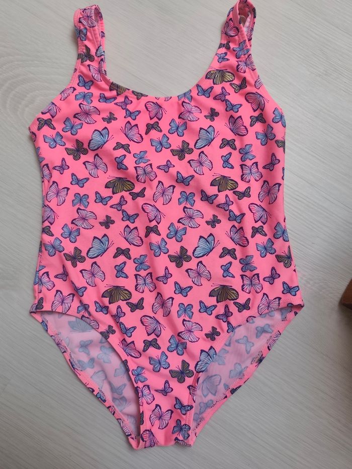 Maillot de bain fille 8 ans motif papillon