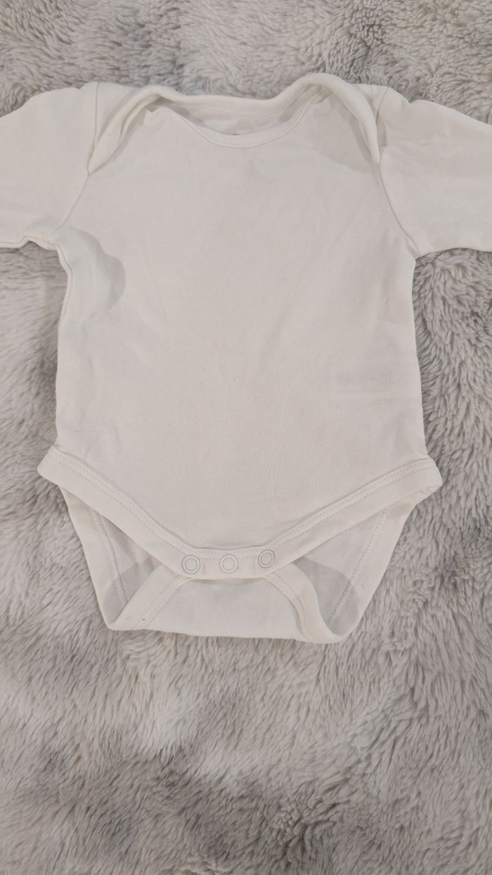 Body C&A taille 1 mois - photo numéro 2