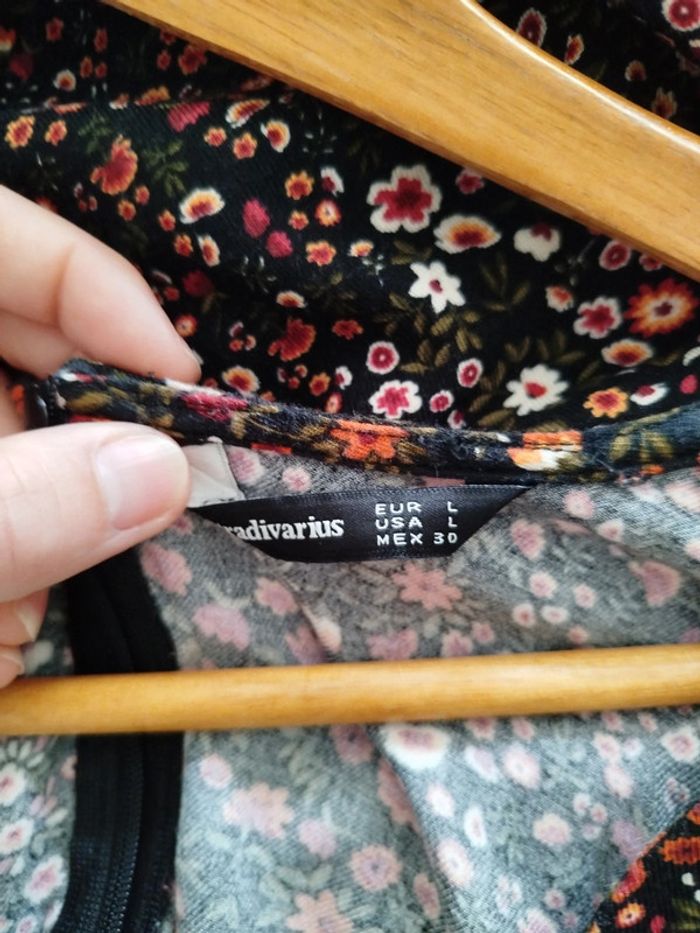 Jolie robe fleurie taille L Stradivarius quasi neuve - photo numéro 9