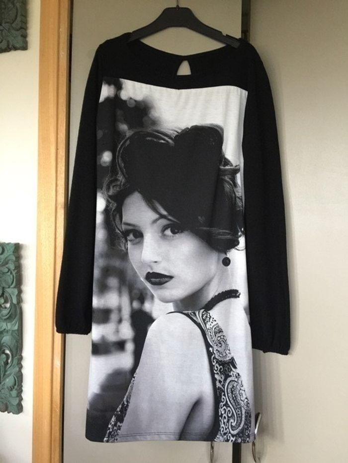 Robe Visage de Femme T36-38