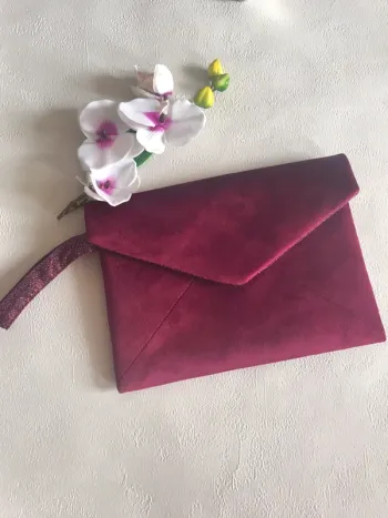 Pochette velours prune bordeau