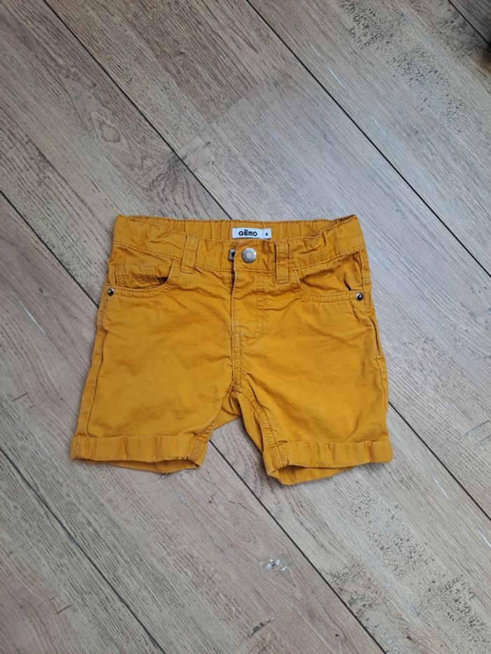 Short 4 ans
