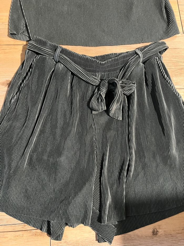 Ensemble short et top kaki - photo numéro 2