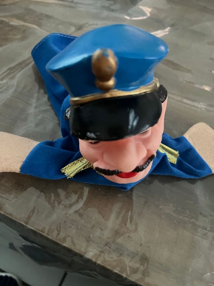 Marionnette gendarme