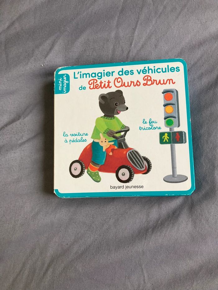 Imagier des véhicules petit ours brun