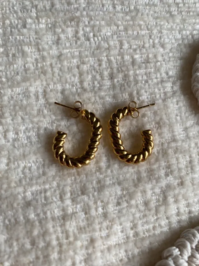 Boucles d’oreilles acier créoles ovales torsadées - photo numéro 3