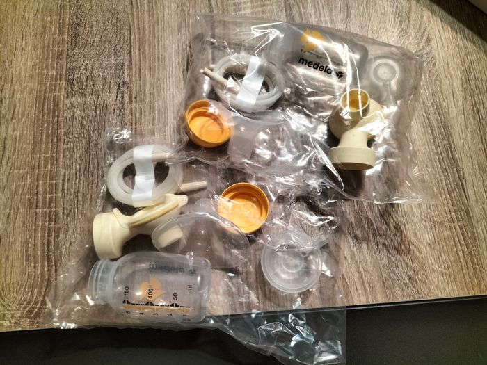 Kit double tire-lait Medela PersonalFit™ PLUS – quasi neuf + 2 biberons neufs - photo numéro 3