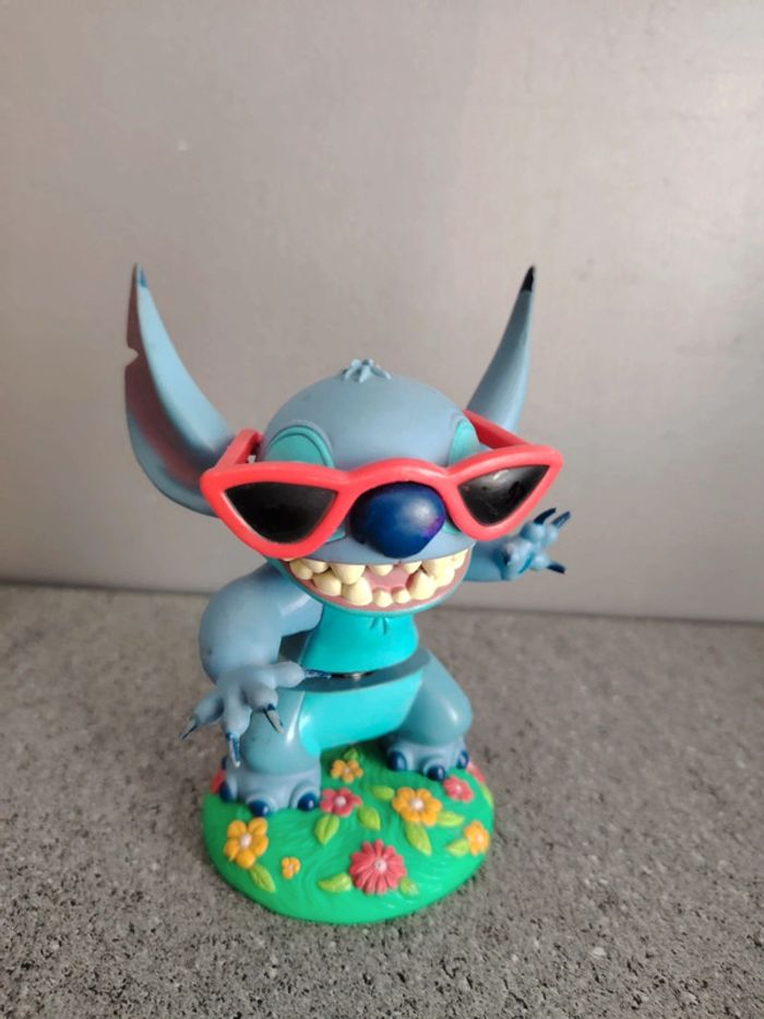 Figurine Disney stitch articulée au niveau du ventre tbe