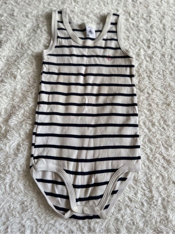 Lot de deux bodies sans manches 36 mois - photo numéro 2