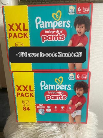 2 cartons de couches Pampers taille six