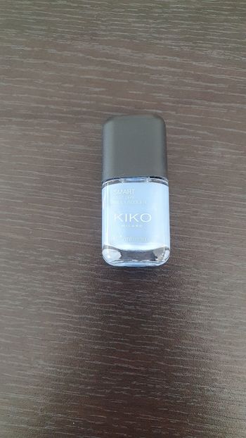 Vernis Kiko bleu clair