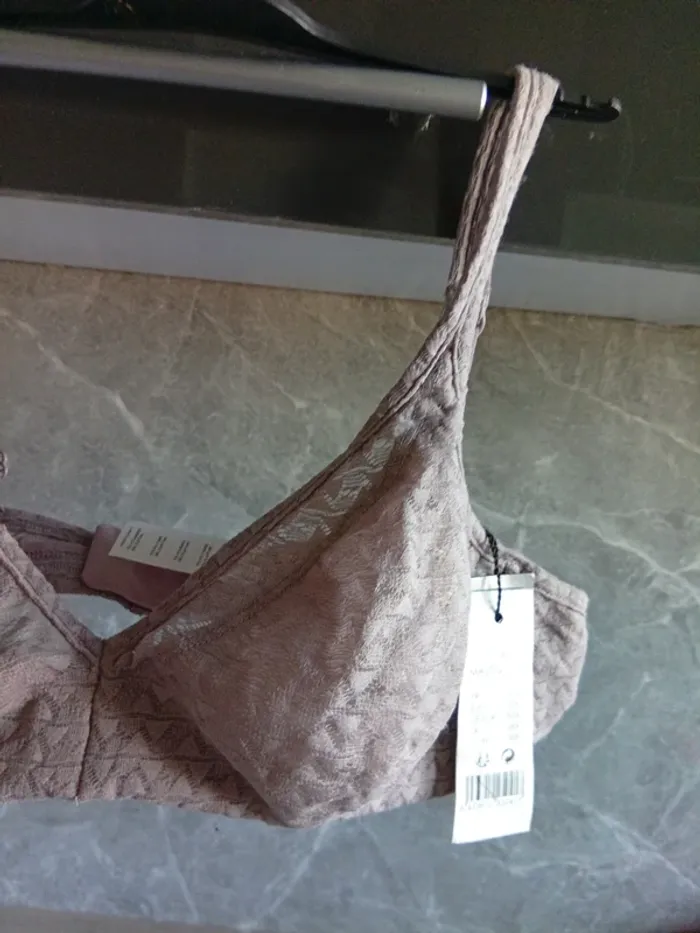 Soutien gorge Taille 100B - photo numéro 2