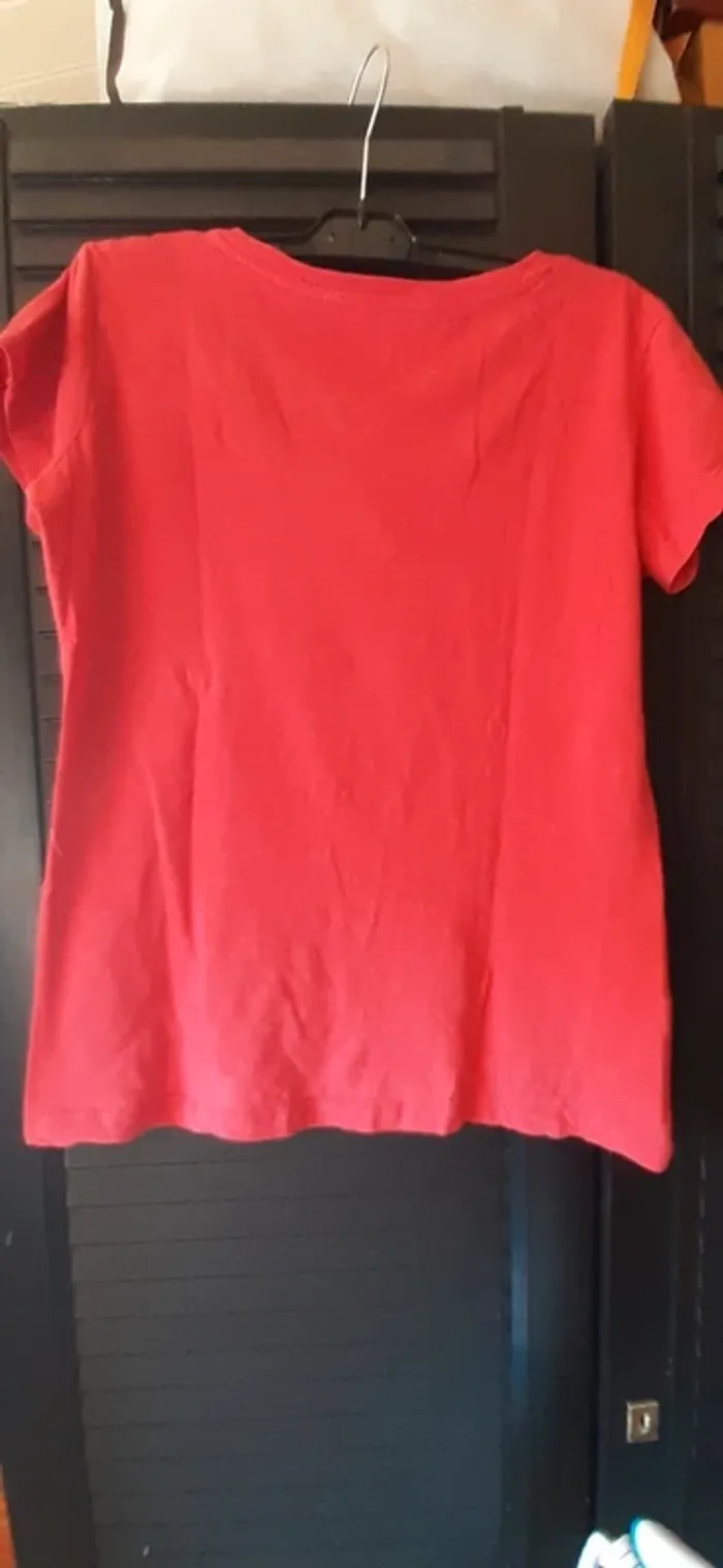 Tee-shirt taille L Col V corail - photo numéro 3