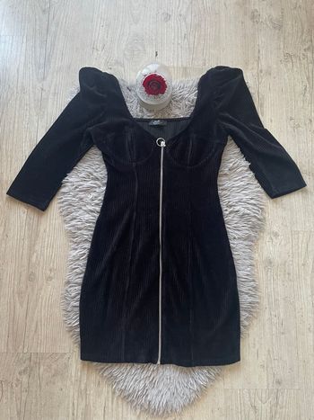 Robe courte en velours Bershka - taille s