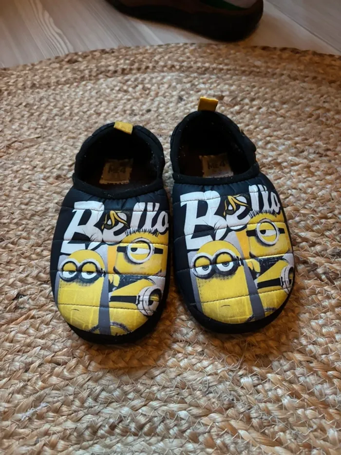 Chaussons minions t.31 Tbe