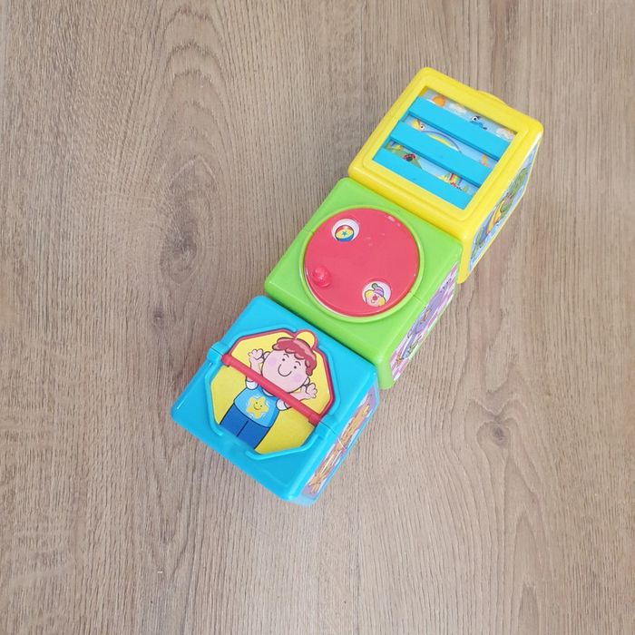 ⭐ Jouet à empiler Cubes d'Activités Fisher-Price
#emyfleury_jouets - photo numéro 2