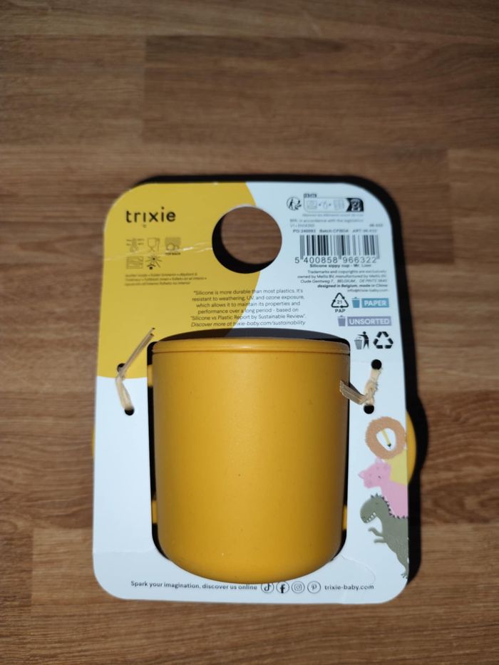 Tasse d'apprentissage en silicone Trixie , neuve avec étiquette - photo numéro 2