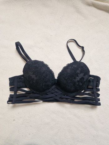 Jolie soutien-gorge noir en dentelle undiz taille 85A