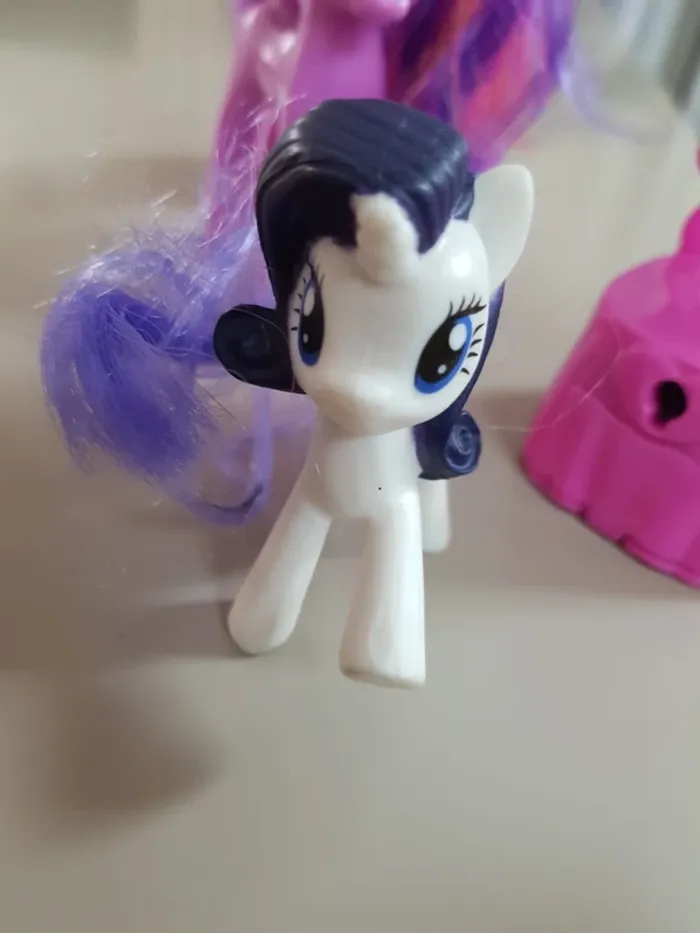 Lot 3 My Little Pony et trône - photo numéro 3