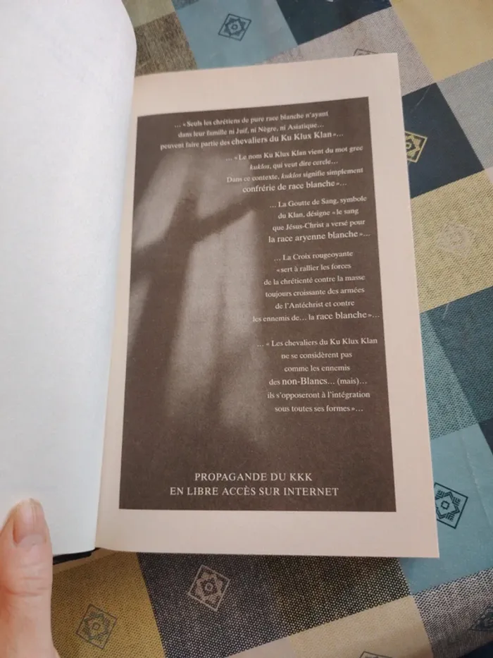 Livre Un serpent dans l'ombre - photo numéro 5