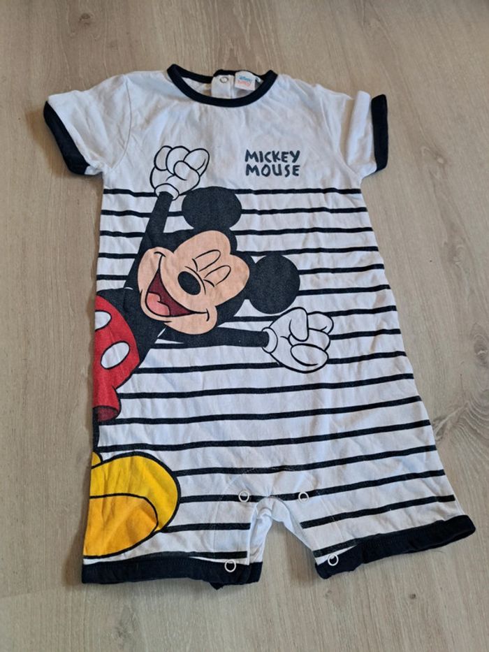 Combishort taille 24 mois