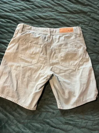 Short jeans