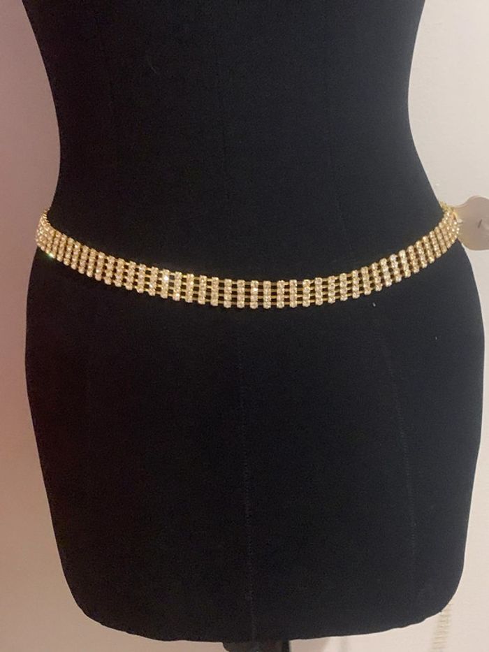 Ceinture chic  en strass tu 🍭🍭 - photo numéro 2