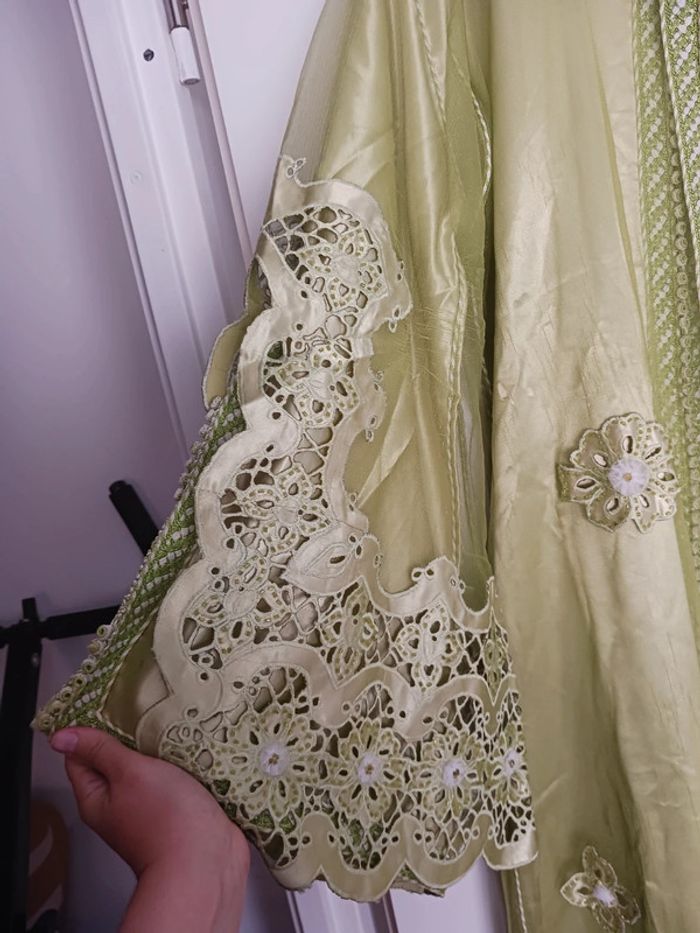 Caftan vert ouvragé taille XL - photo numéro 2