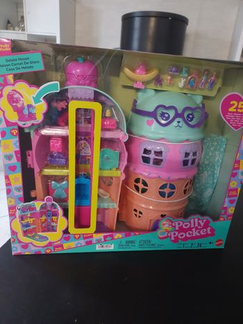 Polly pocket