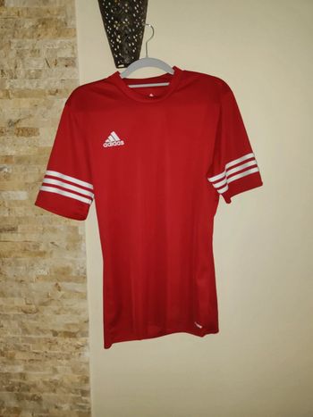 T-shirt rouge adidas S
