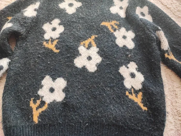 Pull fleurie Kiabi 6 ans - photo numéro 2