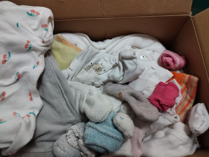 Vend 2 lots de vetements 1mois