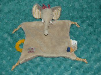 Doudou plat éléphant les papoum Moulin roty 🐘tbe