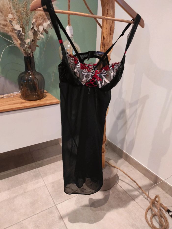 Nuisette rouge gorge