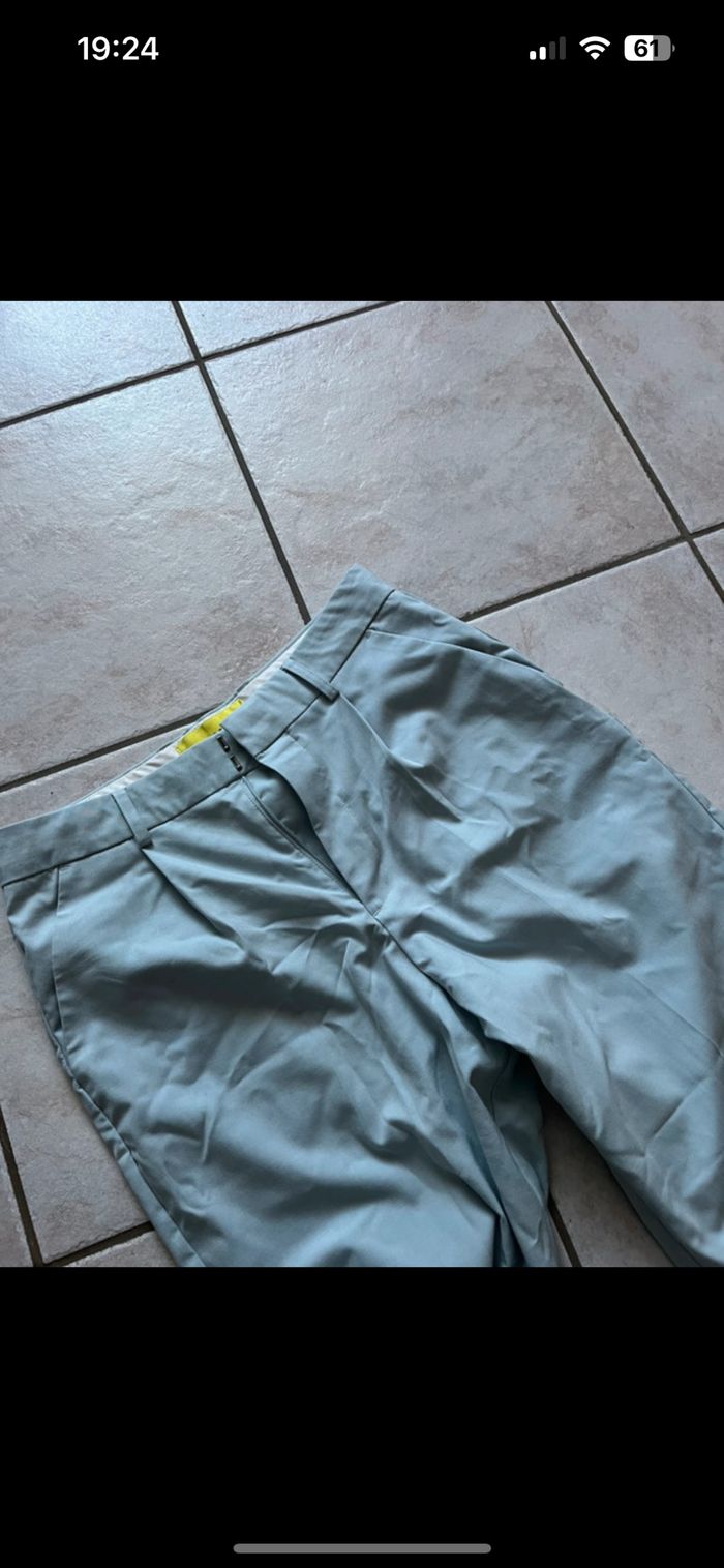 Pantalon bleu ciel