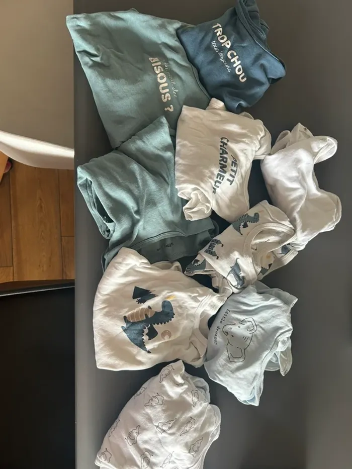 Lot de 9’bodys ML 36 mois très bon état