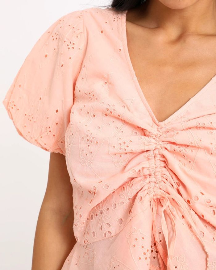Top rose pale à broderies anglaises - Pimkie - photo numéro 8