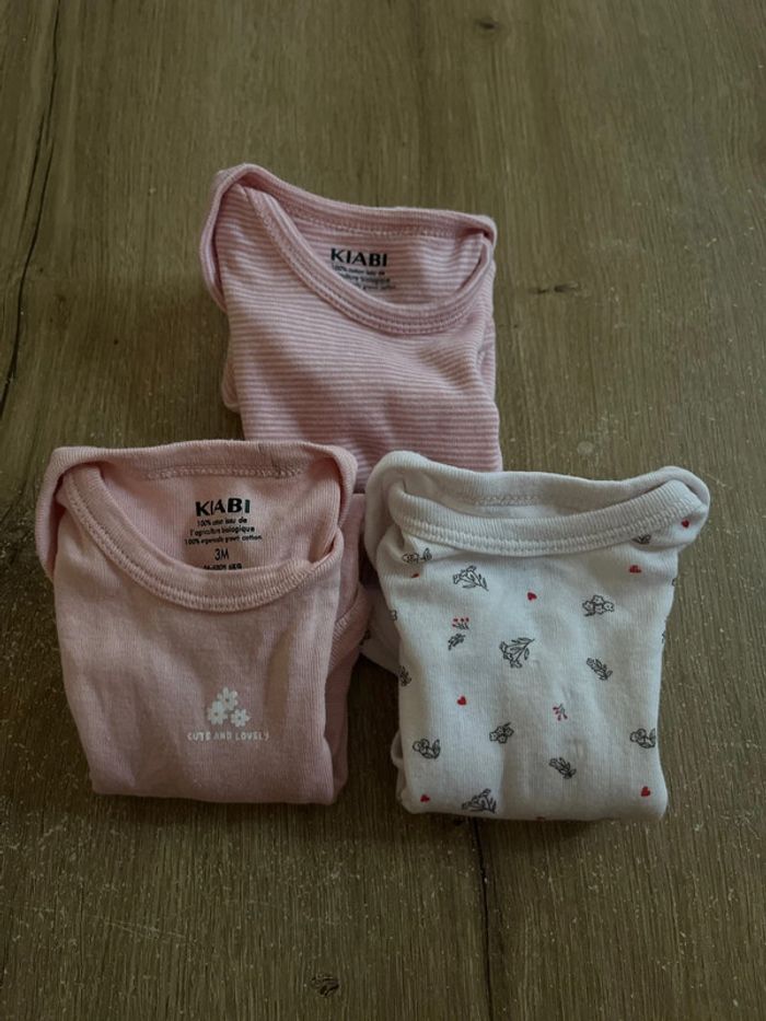 Lot bodies bébé fille 3 mois