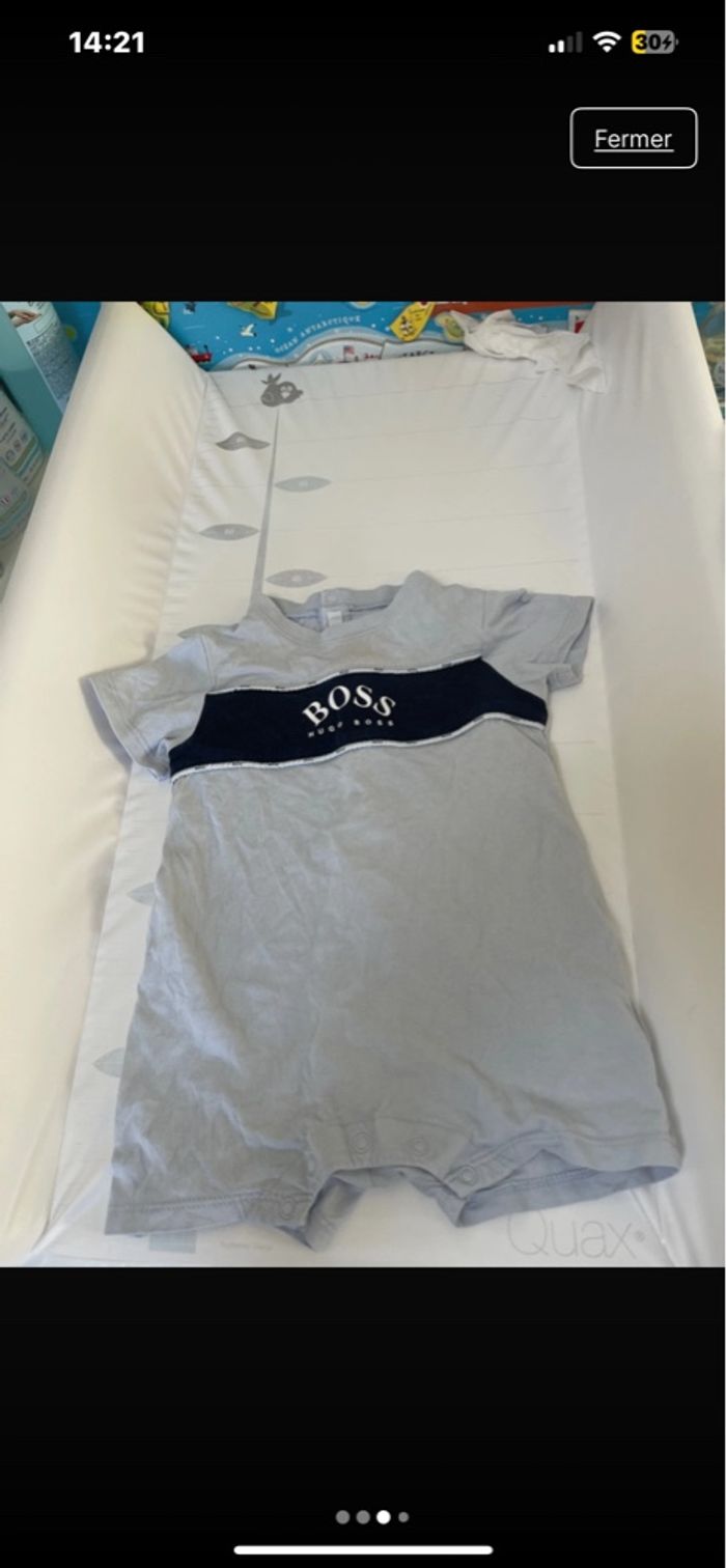 Combi short bebe Hugo boss 9 mois - photo numéro 3