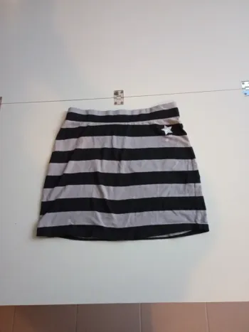 Jupe c&A 158 164 rayé noir et gris étoile brillante